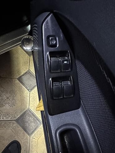 ct 200h: Mitsubishi Colt: 2003 г., 1.3 л, Автомат, Бензин, Хэтчбэк — 6