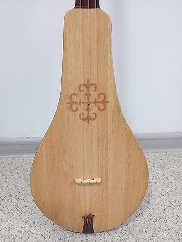 гитара комуз: Комуз (кыргызский трехструнный щипковый инструмент) - Классическая — 3