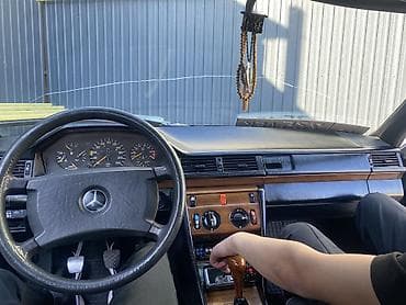 чехол на венто: Mercedes-Benz W124: 1990 г., 2.3 л, Ручные, Седан — 3