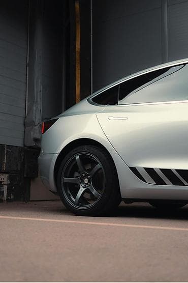 li auto: Tesla Model 3: 2018 г., 0.1 л, Электромобиль, Седан — 5