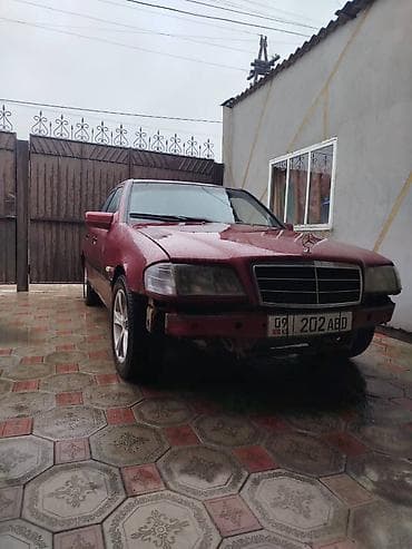 бетонный лоток: Mercedes-Benz C-Class: 1994 г., 2.2 л, Ручные, Бензин, Седан — 1