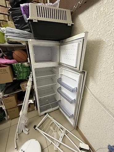 macbook mini: Холодильник BEKO с верхней морозильной камерой, 160 см Верхняя полка — 3