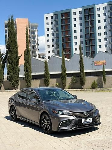 leksus is: Toyota Camry: 2023 г., Седан — 1