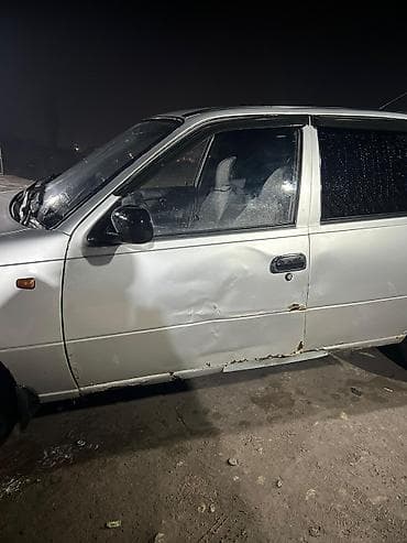 galant 8: Легковой автомобиль седан, серебристый цвет кузова. Основные — 4