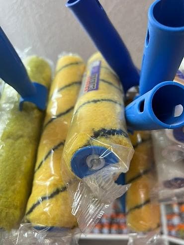 Малярные валики с ворсом желтого цвета и синими ручками. Валики новые at lalafo.kg Малярные валики с ворсом желтого цвета и синими ручками. Валики новые