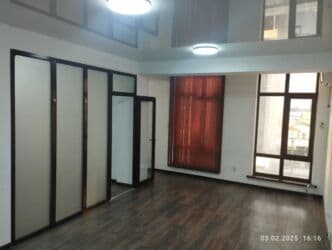 куплю дом под бизнес: Сдаю Офис, 50 м², В бизнес центре, 1 линия — 18