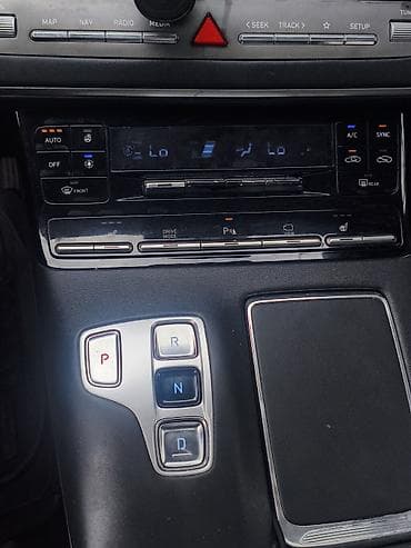 дать объявление: Hyundai Grandeur: 2019 г., 3 л, Автомат, Газ, Седан — 4