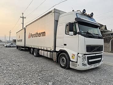 Тягач, Volvo, 2011 г., Тентованный