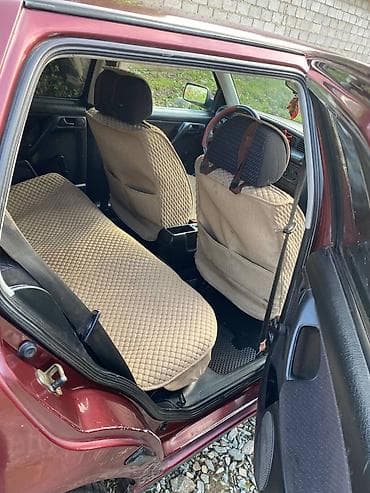 Транспорт: Volkswagen Vento: 1994 г., 1.6 л, Механика, Бензин, Седан — 8