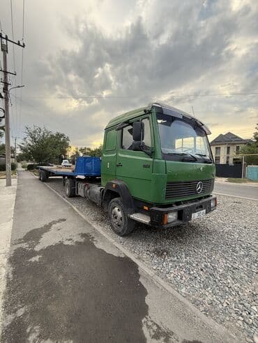 мерс грузовой 817: Тягач, Mercedes-Benz, Контейнеровоз — 1