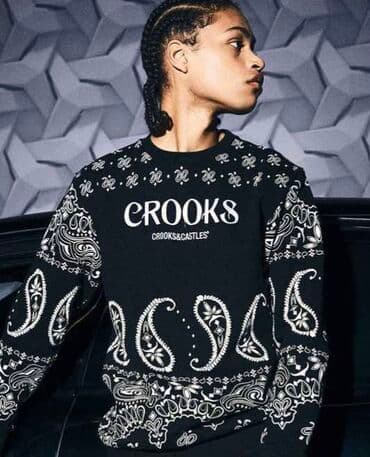 наруто плащ: CROOKS AND CASTLES. Толстовка с принтом бандана.Принт в стиле банданы — 4