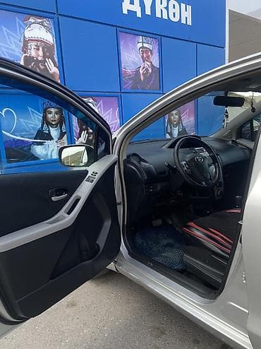 машына за 300000сом: Toyota Yaris: 2006 г., 1.3 л, Автомат, Бензин, Хетчбек — 6