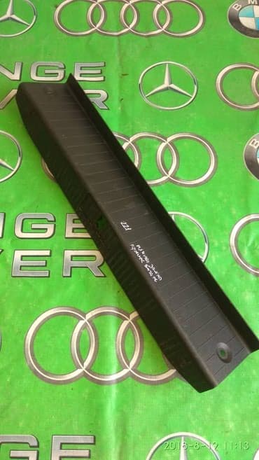 крышка багажник: Накладка крышки багажника Mercedes-Benz, 2007 г., Б/у, Оригинал — 1