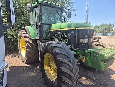 Продам трактор John deer 7810 год выпуска 2002 двигатель 8,1