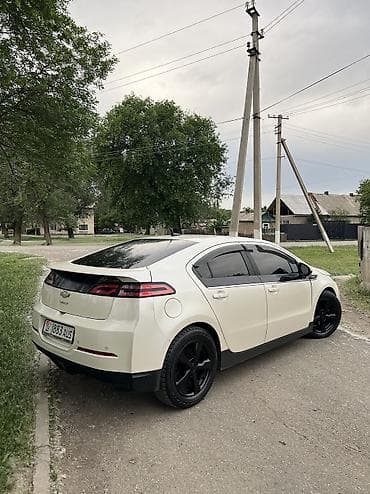 shevrole volt: Chevrolet Volt: 2013 г., 1.4 л, Вариатор, Электромобиль, Хэтчбэк — 4