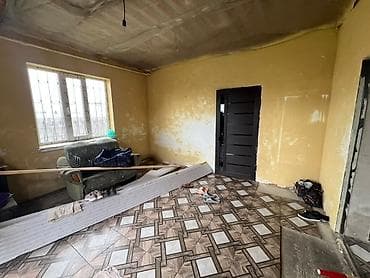 скупка домов: Продается большой 2х этажный дом .В городе Каракол участок 5сотых дом — 6