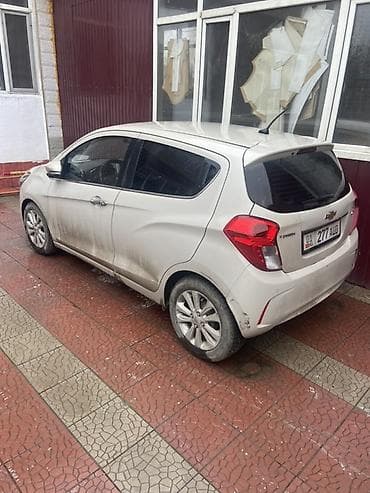 шевролет: Chevrolet Spark: 2016 г., 1 л, Автомат, Бензин, Хэтчбэк — 2