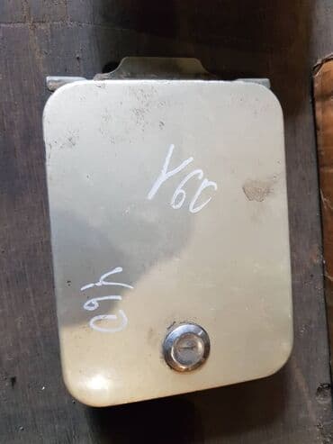 Nissan Patrol Y60 Лючок бензобака, Ниссан Патрол У60 люк топливного