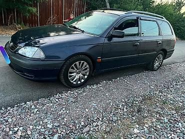Toyota Avensis: 2001 г., 1.8 л, Механика, Бензин, Универсал