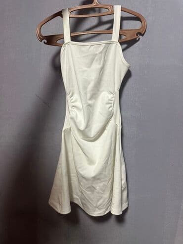 Киреге берилүүчү кийимдер: Күнүмдүк көйнөк, Кыска модель, Ылдый жагы ачык, S — 2