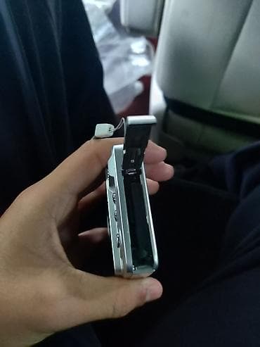 Цифровая компакт‑камера 18 MP - Матрица: 18 мегапикселей (надпись на — 4