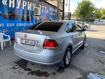 грузовой авто: Volkswagen Polo: 2013 г., Механика, Бензин, Седан — 4