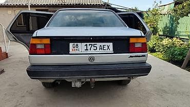 Унаа сатуу: Volkswagen Jetta: 1989 г., 1.8 л, Кол менен иштөөчү, Бензин, Седан — 3