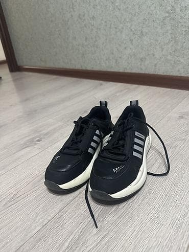 Мужские кроссовки, 38, Fashion, Б/у, цвет - Черный