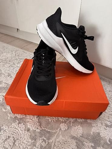Мырзалардын бут кийими: Эркектердин кроссовкасы, 40, Nike, Жаңы, түсү - Кара, Өзү алып кетүү — 2