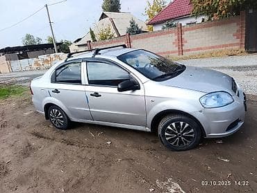 mini cooper: Седан серебристого цвета. Характеристики и особенности: - Кузов — 1