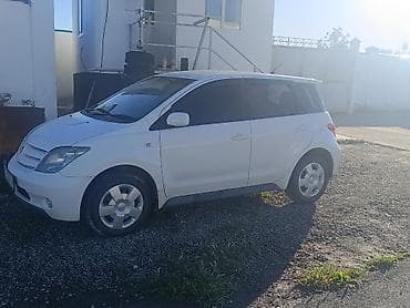 golf 3: Toyota Ist: 2003 г., 1.5 л, Автомат, Бензин, Хэтчбэк — 4