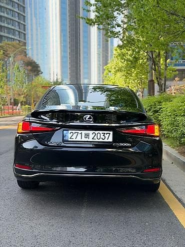 gac aion s 2021: Lexus ES: 2022 г., 2.5 л, Газ, Седан — 4