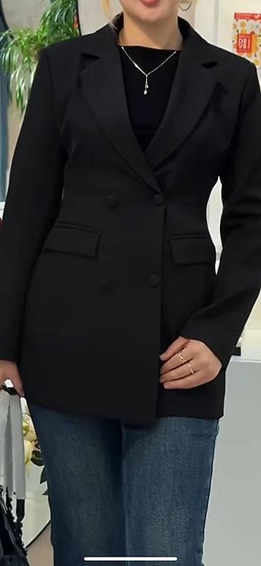 Женский двубортный пиджак классического кроя, черный. - Силуэт