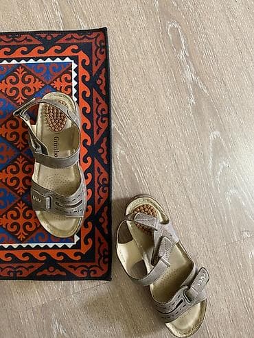 Босоножки, сандалии, шлепанцы: Женские анатомические сандалии Grinshoes - Тип: сандалии на липучках — 1