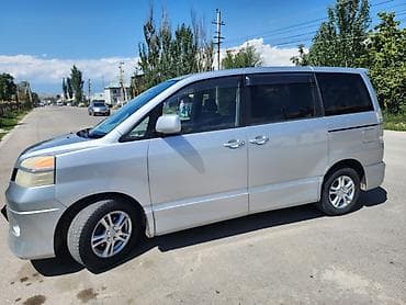 atego 818: Toyota Voxy: 2003 г., 2 л, Автомат, Бензин, Минивэн — 3