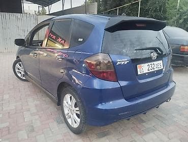 step 2: Honda Fit: 2009 г., 1.5 л, Автомат, Бензин, Хэтчбэк — 8