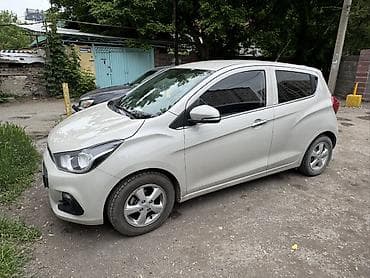 Chevrolet Spark: 2017 г., 1 л, Вариатор, Бензин, Хэтчбэк