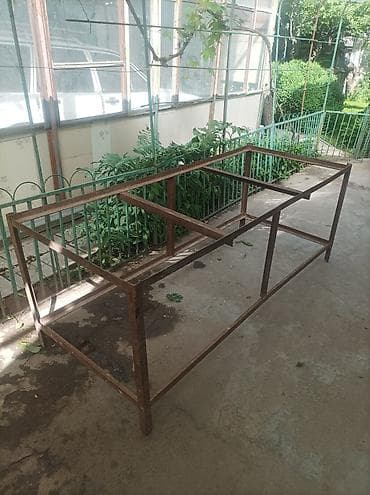Рабочий стол( каркас) длина2 м, ширина 80 см высота 80 см