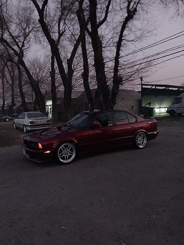 равнодлинный: BMW 5 series: 1992 г., 3 л, Механика, Бензин, Седан — 4
