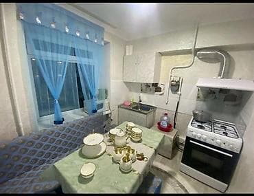 хата 2 комнатная: 50 м², 2 комнаты, Военторг — 4