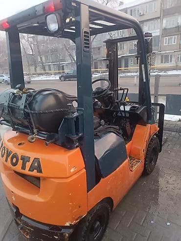 вилочные погрузчики: Погрузчик, Toyota, Колесный, Вилочный — 2