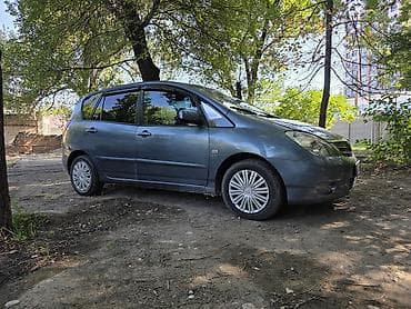 Toyota Corolla Verso: 2003 г., 1.6 л, Механика, Бензин, Хэтчбэк