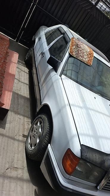 Mercedes-Benz W124: 1986 г., 2 л, Кол менен иштөөчү, Бензин, Седан