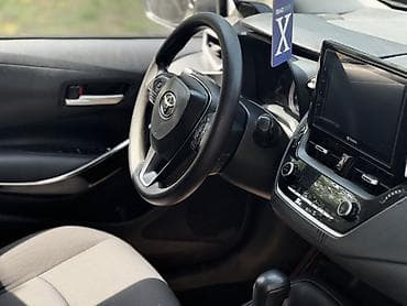 fort focus: Toyota Corolla: 2019 г., 1.8 л, Вариатор, Гибрид, Седан — 4