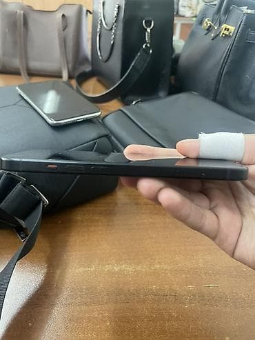 iphone 11 pro maks: IPhone 14, Черный — 5