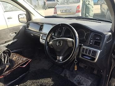 Honda Stepwgn: 2005 г., 2.4 л, Автомат, Бензин, Минивэн
