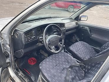 Volkswagen: Volkswagen Golf: 1993 г., 1.8 л, Механика, Бензин — 5