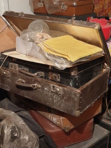 Продаю советские чемоданы по 200, 400, 500с за 1шт