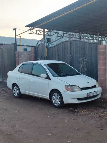 машина япошки: Toyota Platz: 2000 г., 1.5 л, Автомат, Бензин, Седан — 1