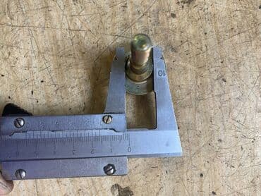 съемник для подшипников: Болт натяжителя с неизвестного японского автомобиля Болт натяжителя — 3